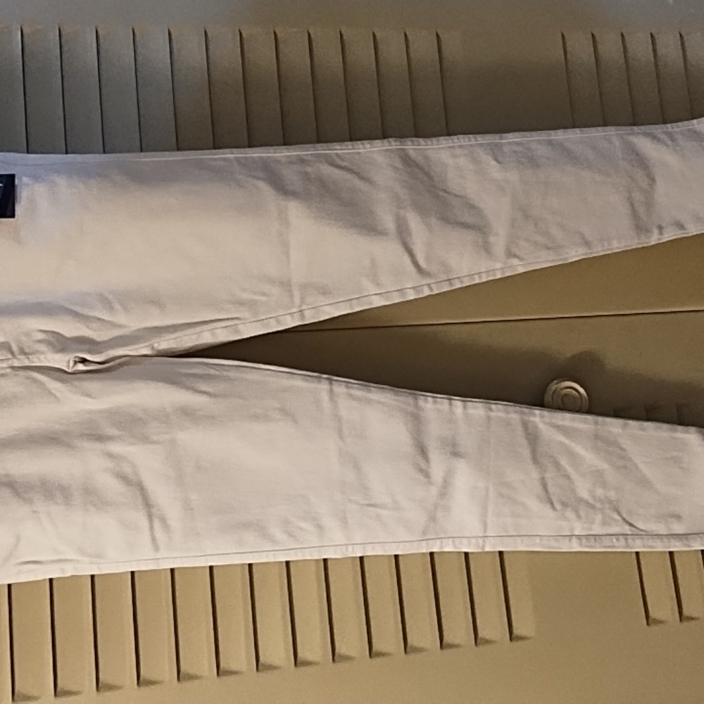 Bottom Sharp - Picture 2 of 11